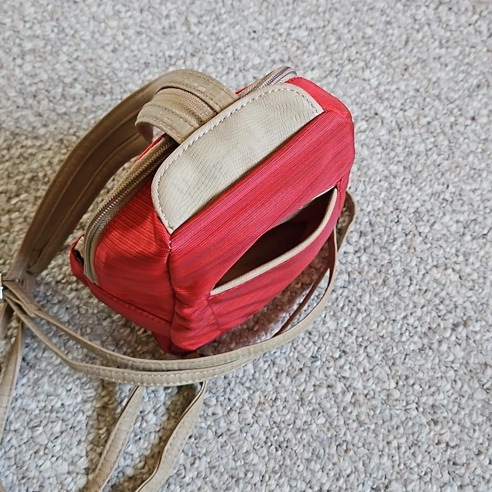 Multi-sac Small Backpack. - Picture 8 of 14